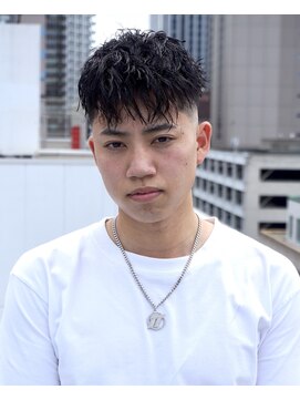 メリケンバーバーショップ コウベ(MERICAN BARBERSHOP KOBE) 七三オールバックツイストパーマかき上げヘアコンマヘア