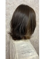 シュガービー(SUGAR-B)&nbsp;【SUGAR-B】ちらっと見えるベージュイヤリングカラー外はねボブ