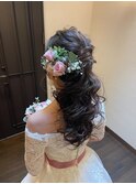 洋装 サイド 編み込み 大きなカール ポニーテール ヘアアレンジ