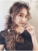 シースルーバングの編みおろしローポニーテール