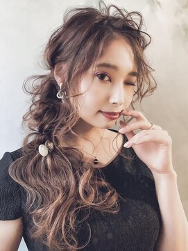 リディア 新宿東口店(Rydia) シースルーバングの編みおろしローポニーテール