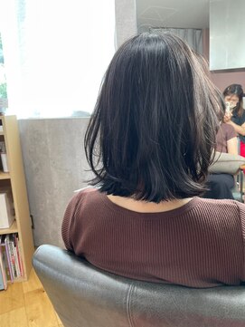 カームバイリコ 学芸大学(calm by liko) 斜めバング/グレージュカラー/デザインカラー/学芸大学