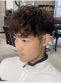 外国人スペインカール　メンズ　パーマ　眉カット
