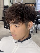 イーラ(era)&nbsp;外国人スペインカール　メンズ　パーマ　眉カット