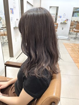 ルイス 宝塚(Luis) 抜け感グレージュカラー