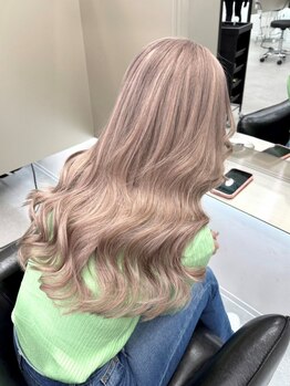 セブンスヘブン(SEVENTH HEAVEN)の写真/シャンプーしても色落ちしないエクステの取り扱いあり◎自然で馴染みやすい、地毛のような手触り♪