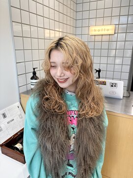 ホロ(hollo) ブリーチパーマ