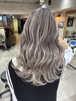 サニー 渋谷(SUNNY) バレイヤージュ、ハイライト、レイヤーロング、グレーベージュ