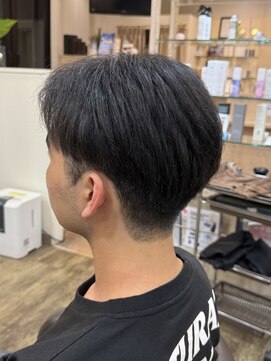 アルターリール(aL ter Rire) センターパート/スパイキーショート/ブルーブラック/杉田花乃