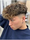 スペインカール　フェードカット　メンズパーマ
