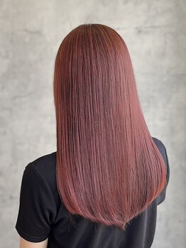 ヘアサロン セラ(SERA)の写真/「小顔カラー」もおまかせ♪髪にやさしい施術で、専任カラーリストが最適なカラーリングをご提案します。
