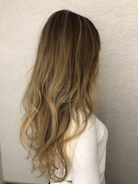 ヘアサロン アティリー(Hair Salon Attirer) 西梅田/ボブ/グレーベージュ/白髪ぼかし/ハイライト/ベージュ