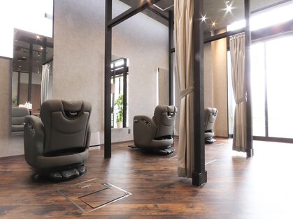 モア ヘアー ラウンジ ハザール 羽沢国大前店(moa hair lounge/ HAZZAR)の写真