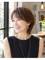 バグズ(Baguz) 50代60代ひし形ウルフレイヤーくびれミディ小顔上品艶感ヘア