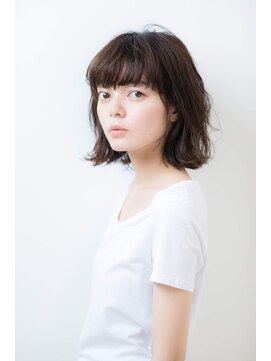 ボンジュール(Bonjour) 大人可愛いワンサイドショート丸み前下がりボブ