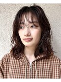 ミディアムパーマ大きめカールパーマゆるめニュアンスパーマ