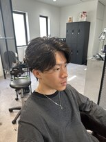 カルロイースタイル(CARLO e-style)&nbsp;フェザーパーマツーブロック刈り上げセンターパート