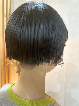 グリージョ(grigio) 刈り上げショート