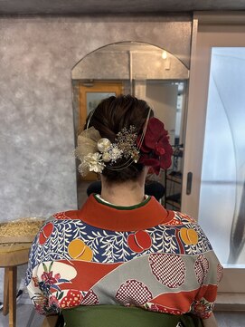 サーディースリーエーカーズヘアスタジオ(33Acers Hair Studio) シニヨン