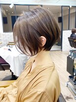 アヴァロン(AVALON)&nbsp;愛され大人ショートボブ・アッシュグレージュ【BISA】