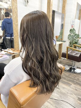 リリー シンジュク(Lilly) 【Lilly新宿】#ブラウン#ベ-ジュ#イルミナカラー#トリートメント