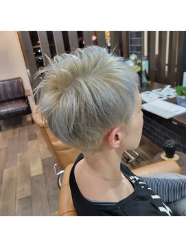 オーブ(aube) ホワイト×ショート