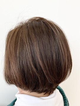 ナズ 函館昭和店(Na'z) 白髪ぼかし　ハイライト　ショート