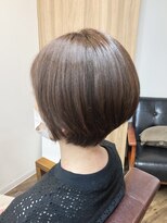 ベッカ(Becca) ショートボブ