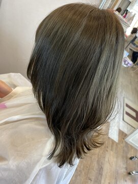 ハグエヴェック(HUG AVEC) オリーブグレー