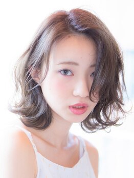 フレームスエルア しんみち(FRAMES 'elua)の写真/お顔周りのデザインで垢抜けヘアに♪延びても可愛い持ちの良いスタイルで魅力UP◎【伊勢市・宇治山田】