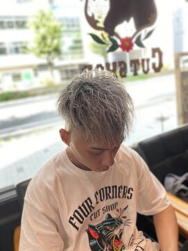 フォーコーナーズ(Four Corners) 本気のホワイトフルメッシュ!