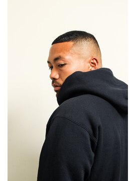 メリケンバーバーショップ フクオカ(MERICAN BARBERSHOP FUK) かき上げヘアショートレイアーくせ毛風パーマコンマヘアb55