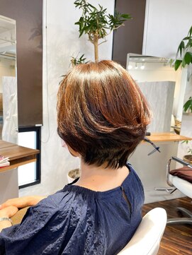 アトリエアルシュ(atelier ARCHE) 大人ショートボブ,小顔,ひし形ショートボブ,後頭部ボリューム