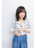 ルーズでセミウエットな質感が大人のこなれたミディヘアに♪