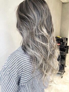 リフル 八王子(RIFULL) ハイライト　レイヤー ショートヘア　ボブ　くびれレイヤー