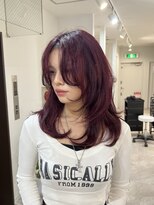 ヴィア(Via)&nbsp;10代20代ブリーチダブルカラーレイヤーカットミディアムレッド