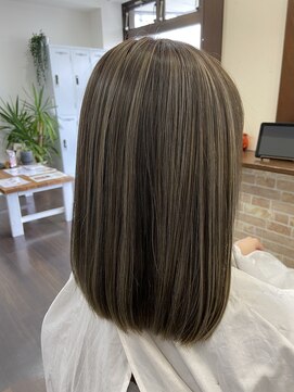 エモーション(Emotion) グレージュハイライト