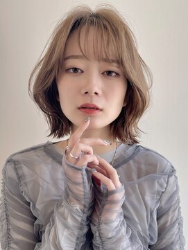 イヴォークトーキョーオーサカ(EVOKE TOKYO osaka) ボブ くびれ 可愛い おしゃれ ベージュカラー 小顔 似合わせ