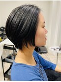 センターパートバングナチュラルショートボブ