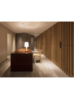 細部までこだわりぬいた落ち着く木目調の完全個室サロン＊心温まるおもてなしで極上のヒーリングタイムを♪