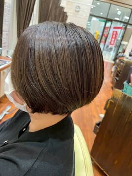 丸みショート小顔カット似合わせカット透け感束感ショート