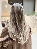 emmu by MERCI&nbsp;ホワイトベージュバレイヤージュ