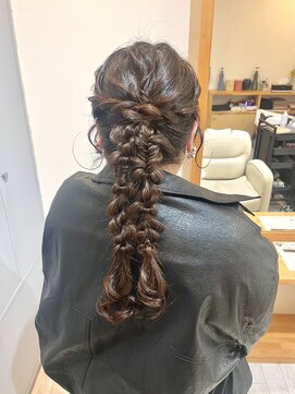 ヘアコレクション アンジュ(Hair collection Unge) ふわふわツイン編みおろしアレンジ*