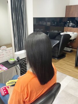 エスプラス 西宮戎店(Splus) 大人女性ツヤ髪ストレート