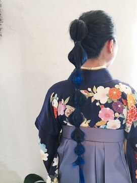 アンフルール(Un Fleur) 個性派にしたい方にオススメ!ブルーポニーテール☆