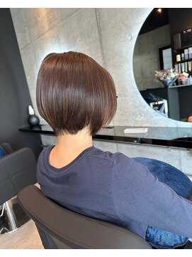 ゲン(gen) 【坂元 智信】前下がりショートボブ