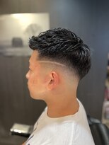 フランクスバーバー アンド ビアークラブ(FRANK'S BARBER and BEER CLUB)&nbsp;スキンミドルフェードベリーショートラインアート