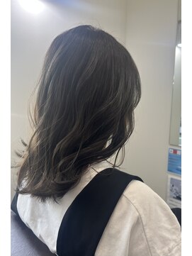 エルパライソ リフォ(Elparaiso Reff) 大人可愛いアッシュカラー