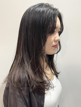 ウクラ バイ レシッド 池袋(uchla by rcid) 顔周りに動きを♪小顔ワンカールロングレイヤー姫カットセミディ