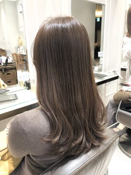 ネオリーブギンザ 銀座店(Neolive GINZA) 艶々人気のロングヘア　まろやかグレージュカラー　銀座サロン